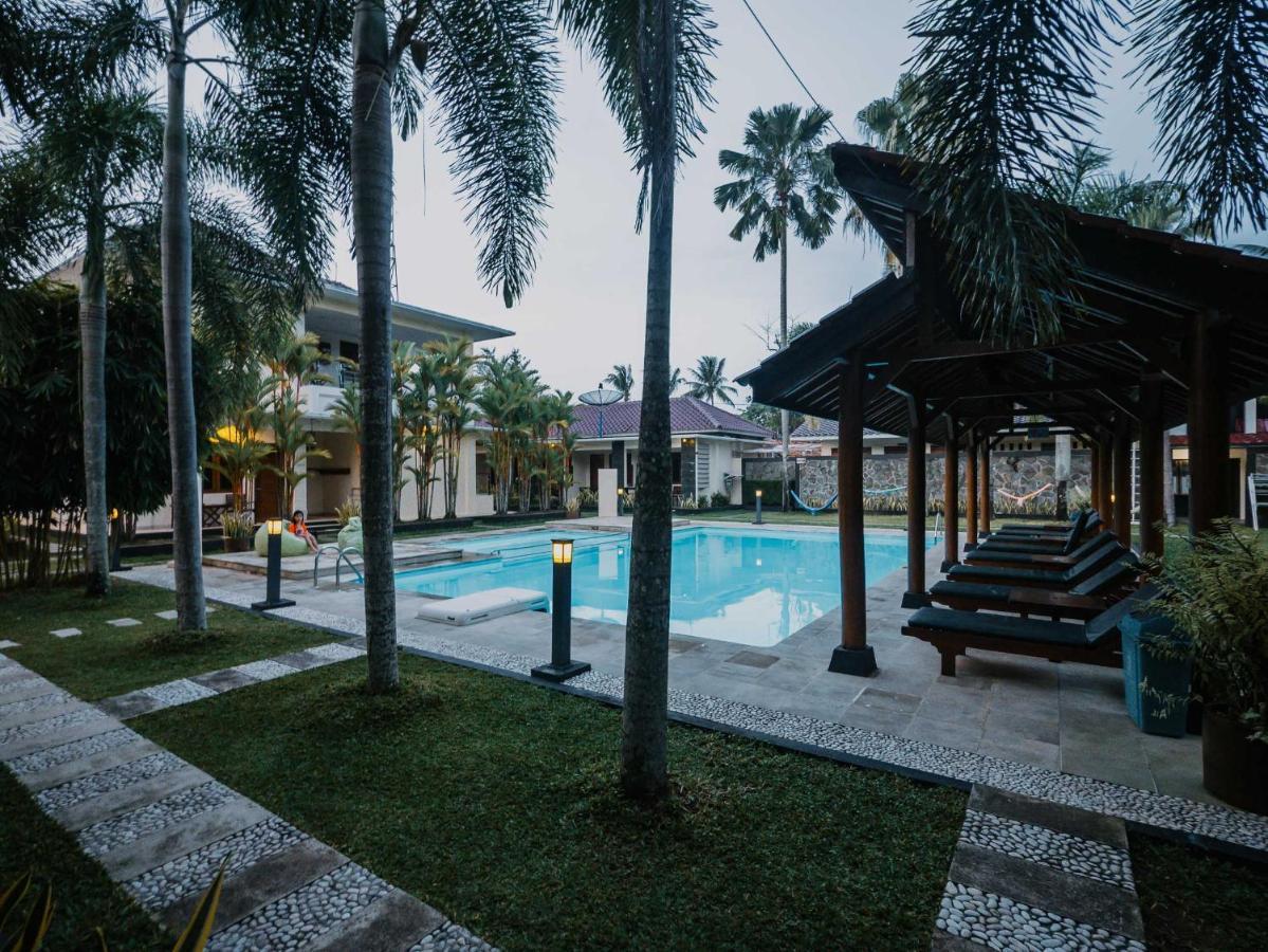 Sunrise Resort Batukaras Exterior photo