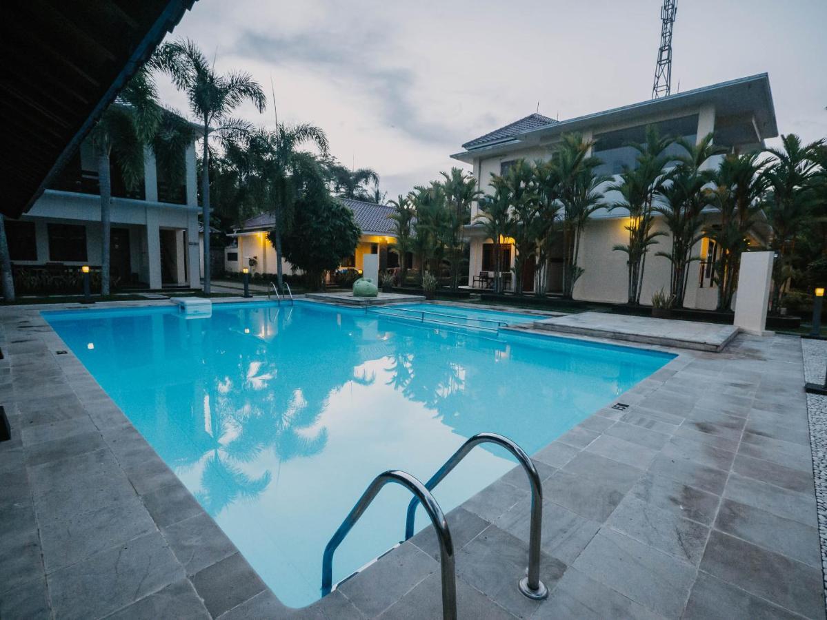 Sunrise Resort Batukaras Exterior photo