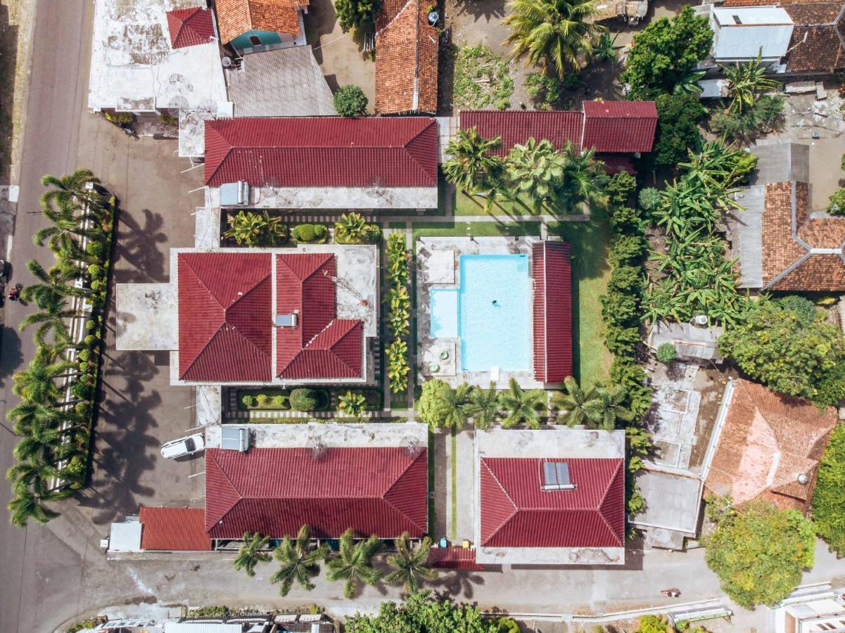 Sunrise Resort Batukaras Exterior photo