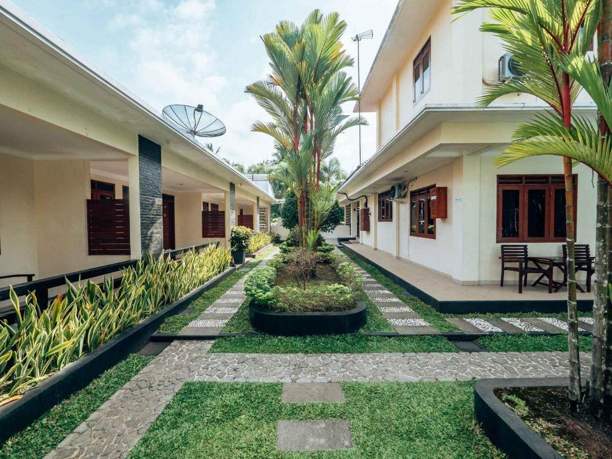 Sunrise Resort Batukaras Exterior photo