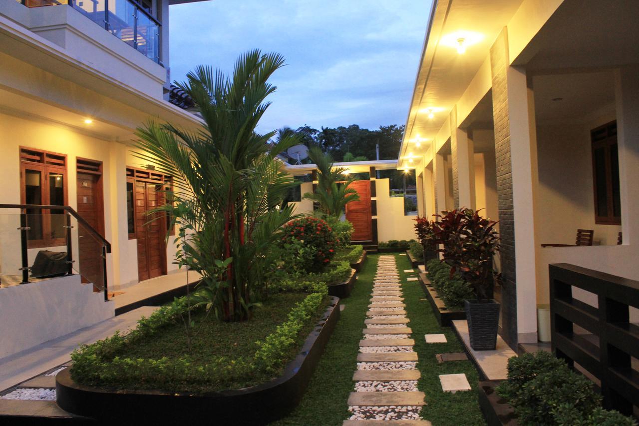 Sunrise Resort Batukaras Exterior photo